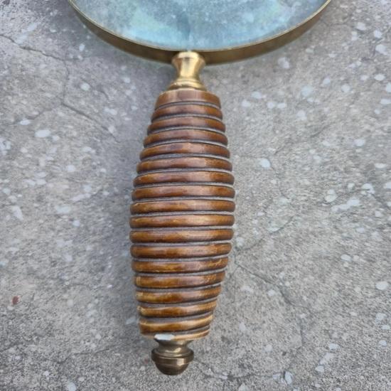 Brass Magnifying Glass, Wooden Handle, 10X Lens Birthdays, Wedding, Retirements, Housewarmings, Christmas, Thanksgiving, Easter, New Year