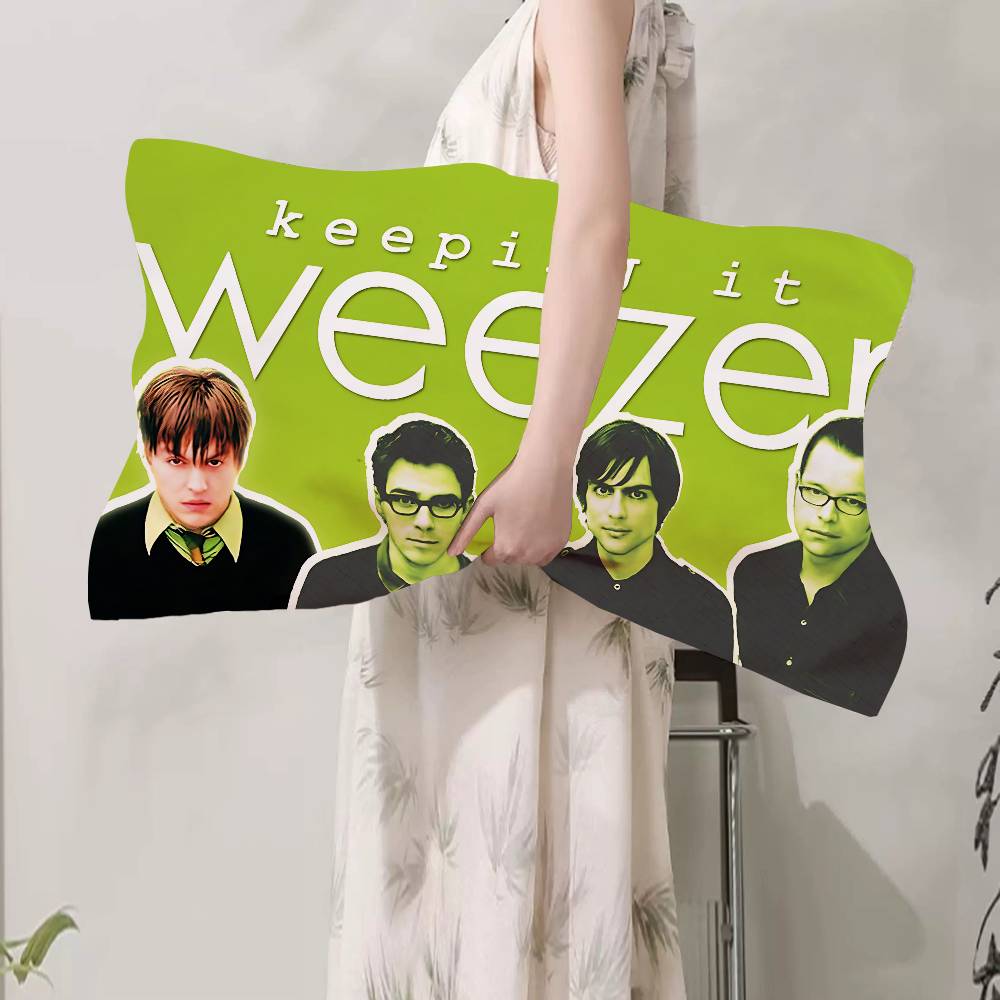 Classic Alternative Rock Band W-Weezer Quick-Drying Polyester Pillowcase, Non-Slip, With A Secure Design New Style Anti-Scalp