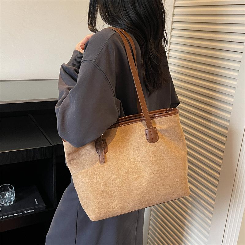 Retro bag women's large capacity 2025 new autumn and winter suede shoulder shopping bag premium commuter tote bag