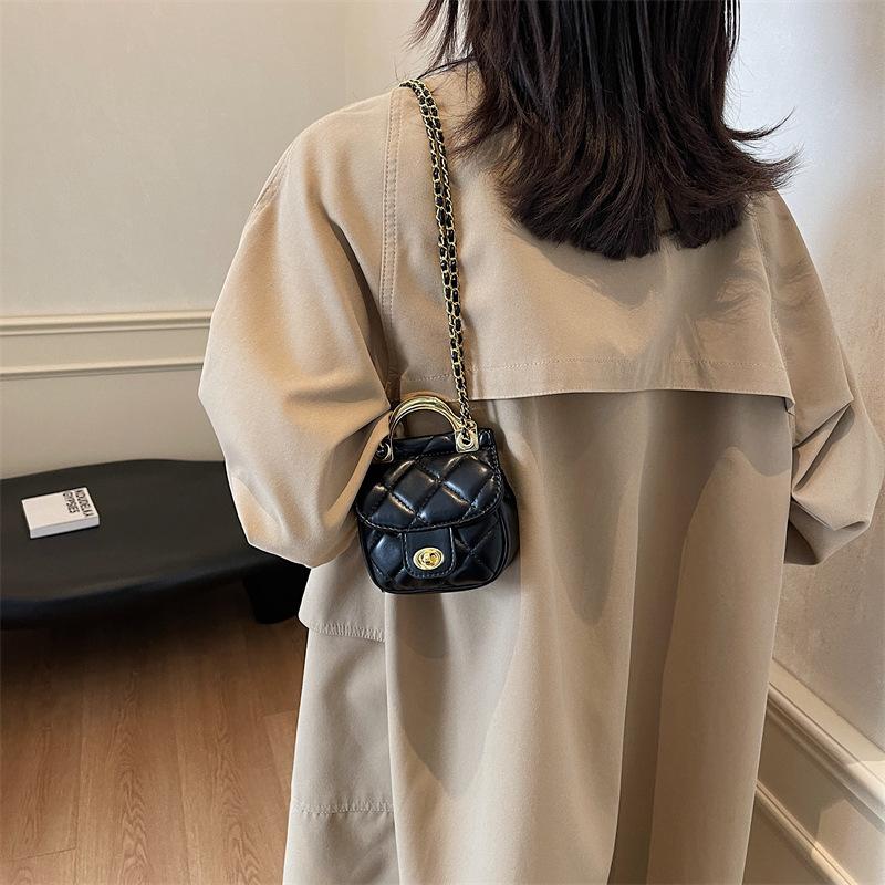 2025 New Diamond Embroidery Thread Small Square Bag Hanger Handbag Chain Single Shoulder Crossbody Small Satchel