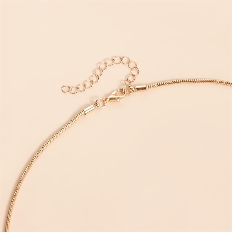 Unconventional Textured Alloy Pendant Necklace Unique Shape Everyday Wear Jewelry For Styles Enthusiasts