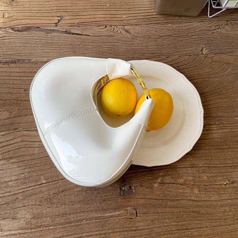 Today's Popular Bags Are Women's New Fashion Sense, One Shoulder Underarm Bag, Retro Versatile Messenger Dumpling Bag.