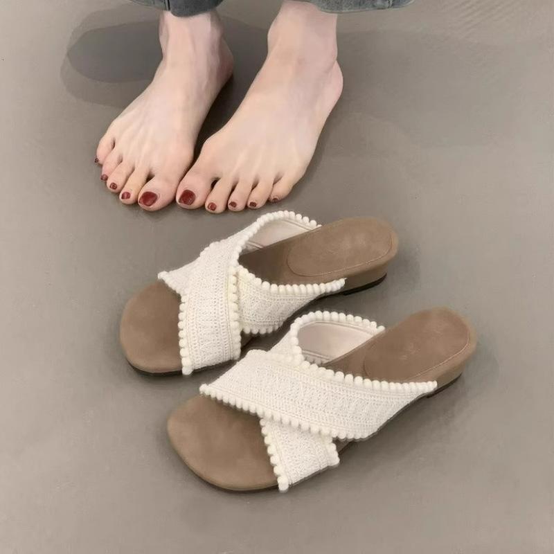 

Fairy wind flat bottom cool slippers female outer wear 2025 new spring and summer gentle matching skirt versatile beach one-word drag 35