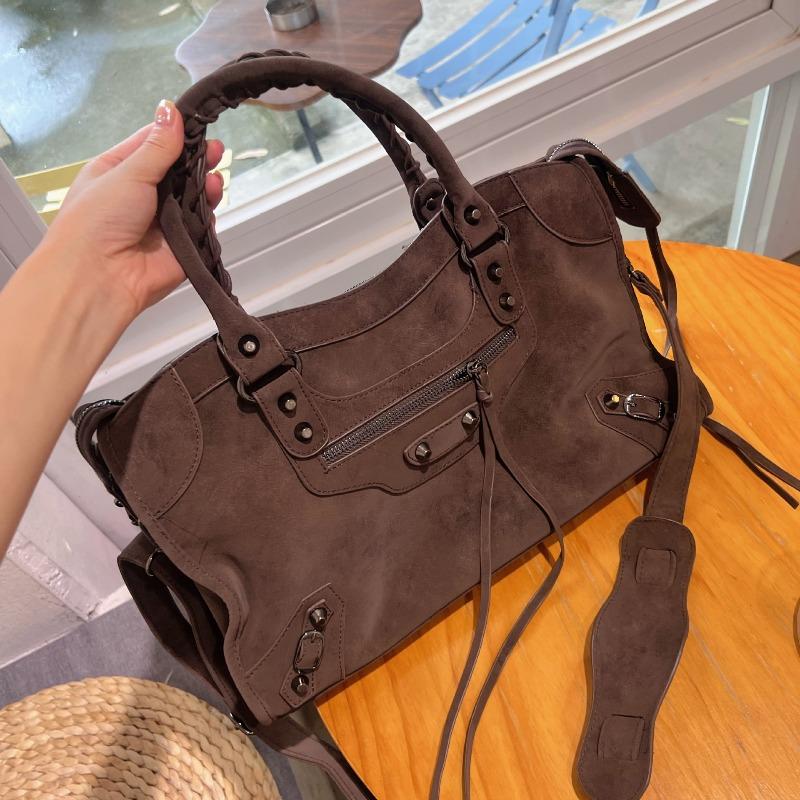 New Fashion Rivet Tote Bag Large Capacity Suede Spice Girl Bag Women's High-end Commuting Portable Messenger Bag