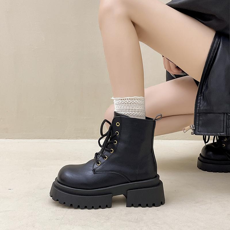 Retro versatile platform Martin boots women's autumn and winter fashion small short boots patent leather heightening locomotive boots
