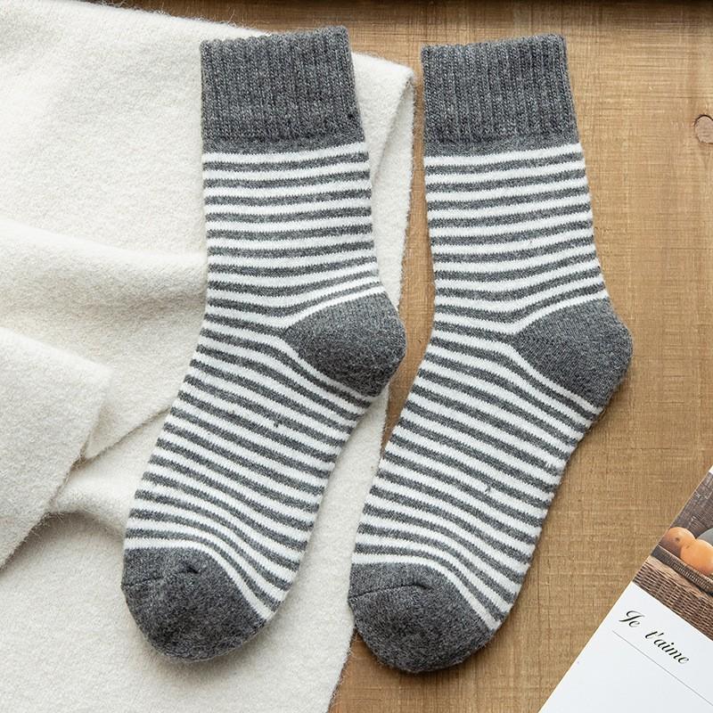 

Женские короткие хлопковые носки в черно-белую полоску, дышащие и впитывающие пот, модные спортивные носки One size