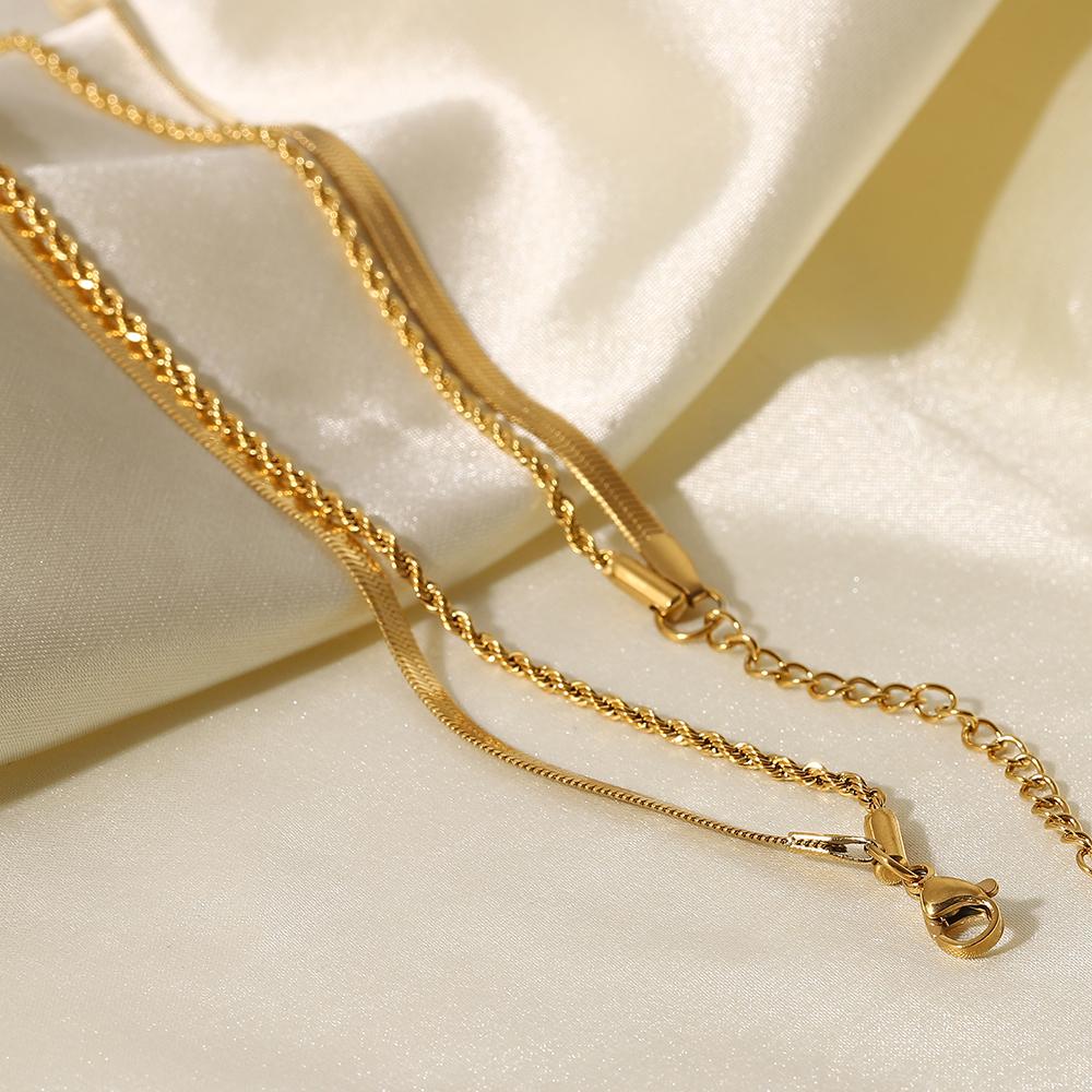Uworld Gioielli Semplici Placcato Oro 18K Collana a Strati Catena Piatta Serpente Collana a Corda Serpente in Acciaio Inossidabile Regalo