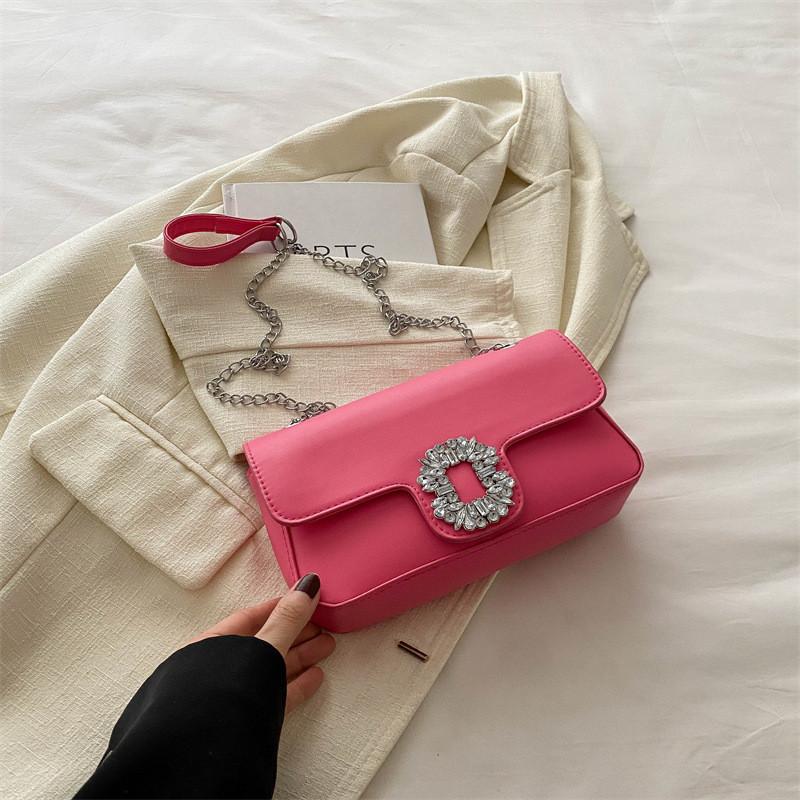 

Elegant Chain Shoulder Bag For Women Stylish Casual Crossbody Purse In Black White Silver And Blue For 2024 Summer Fashion троянди рожеві кольору