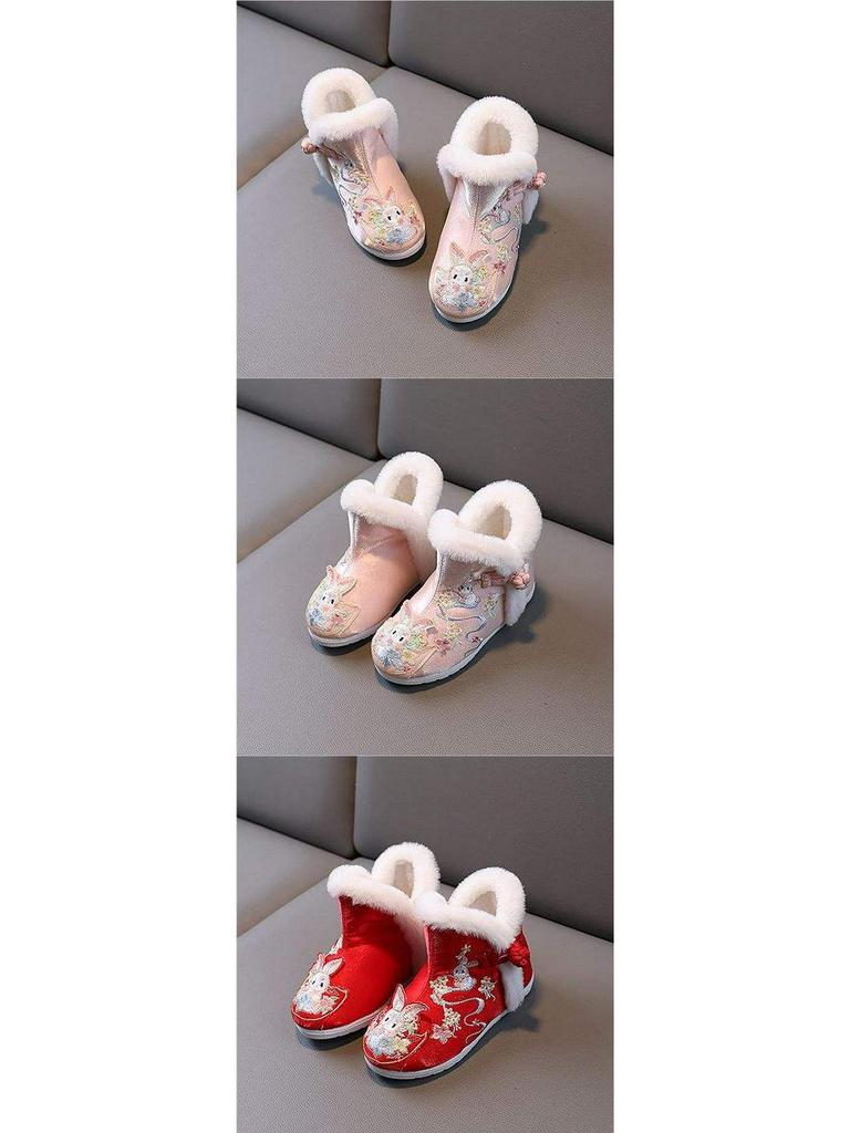 Ancient-Style Hanfu Shoes for Girls: Autumn/Winter Embroidered, Handmade Old Beijing Cloth Shoes in Traditional Chinese Design for Babies & Children.