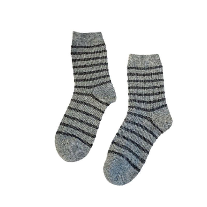 Damen-Wadenstrümpfe für Herbst und Winter, schwarz-weiße verdickte warme Ringelsocken, farblich abgesetzte Damen-Socken, weich und klebrig für Damen
