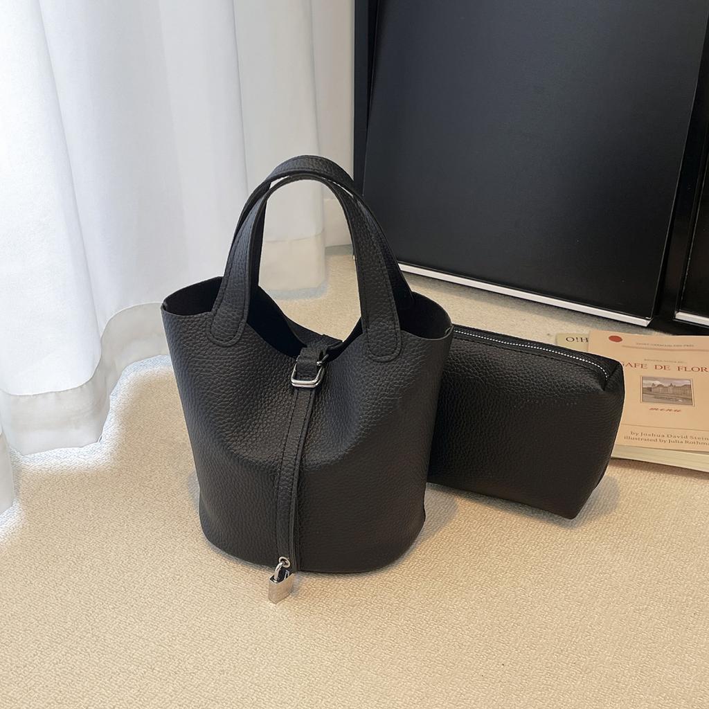 1Pc Popular Bag Women's 2026 New Spring Korean Version Fashion Texture Shoulder Messenger Bag Portable Bucket Bag