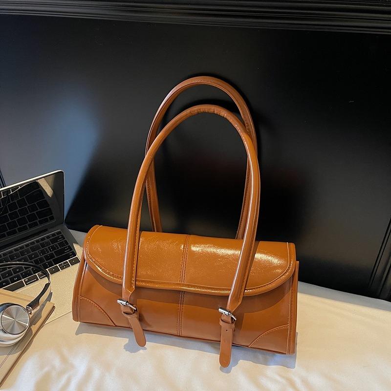 Oil wax leather underarm bag women's high-end niche design shoulder bag large capacity versatile long commuter women's bag