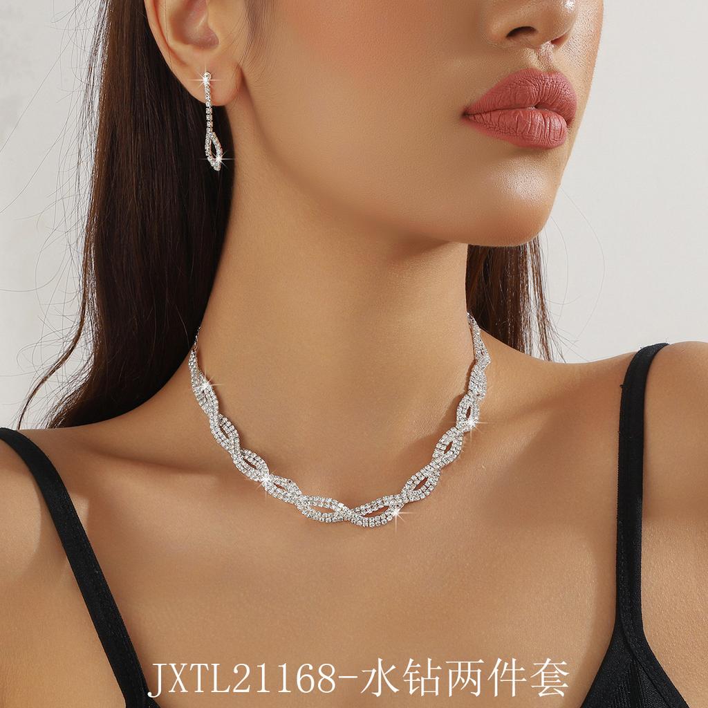 Claw Chain Necklace Earrings Set Two-piece Set Woven Neck Chain Collarbone Chain Dinner Accessories Women