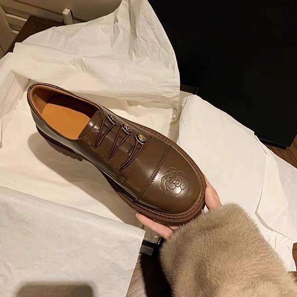 Vintage platform thick heel embroidered camellia loafers, small leather shoes, women's leather metal buckles, muffins, single shoes, vintage style