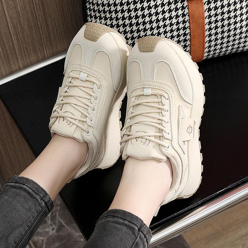 Women's Casual Sneakers Outdoor Lightweight Non-slip Lace Up Running Shoes Fashion Faux Leather Sports Walking Shoes for Women Comfortable Sneaker