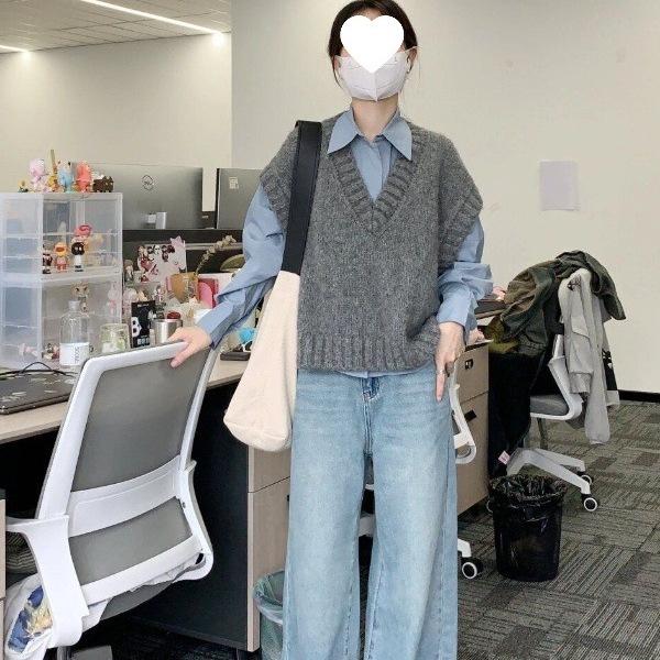 Damski casualowy zestaw w koreańskim stylu: szary top bez rękawów z dekoltem V i koszula warstwowa - Wiosna/Jesień 2025