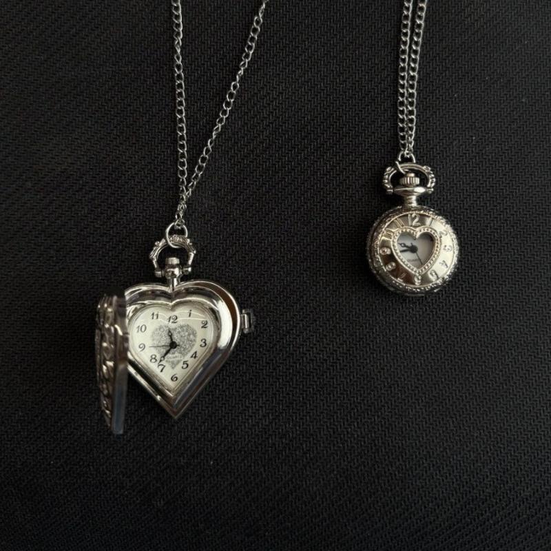Fashion Hollow Heart Pocket Watch Chain Keychain Design Steampunk Clock Vintage Necklace Pendant Jewelry Watch Couple Gift