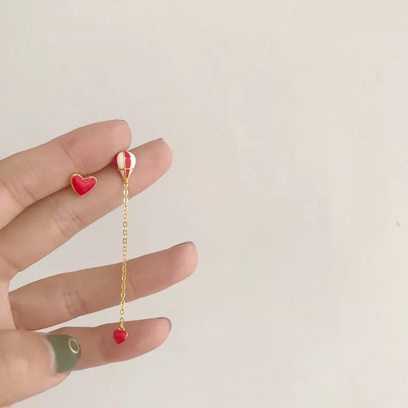 Xiao Yin S925 Sterling Silver Asymmetrical Heart & Hot Air Balloon Enamel Stud Earrings - Elegant Handmade Jewelry Gift for Women.
