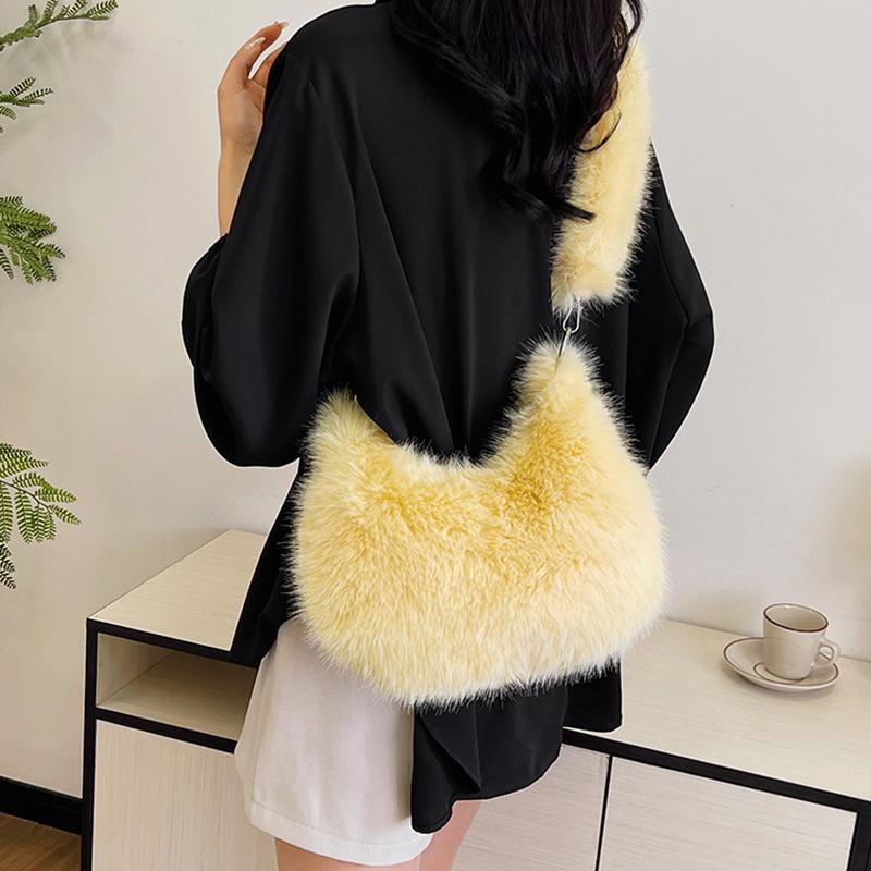 Bolso de Hombro Dumpling Peludo Color Caramelo Diseño Nicho Cadena de Perlas Bolso Cruzado de Axila Mini Bolso de Mano Y2K Trendy Para Mujer