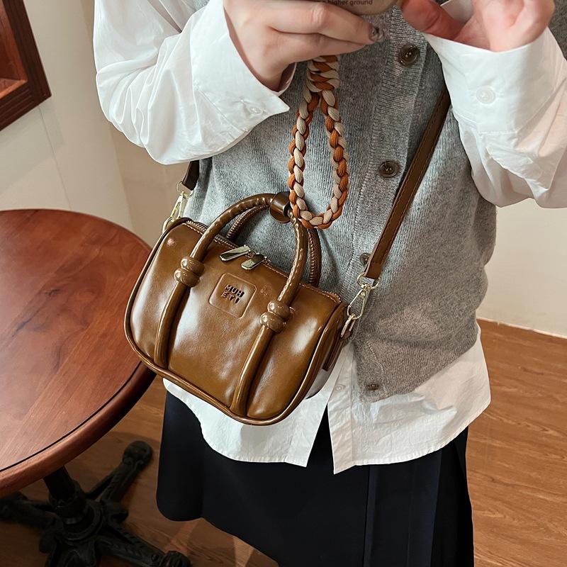 Retro malá taška Premium Oil Wax Leather Retro Dámská zimní univerzální taška Messenger Přenosná taška na bowling
