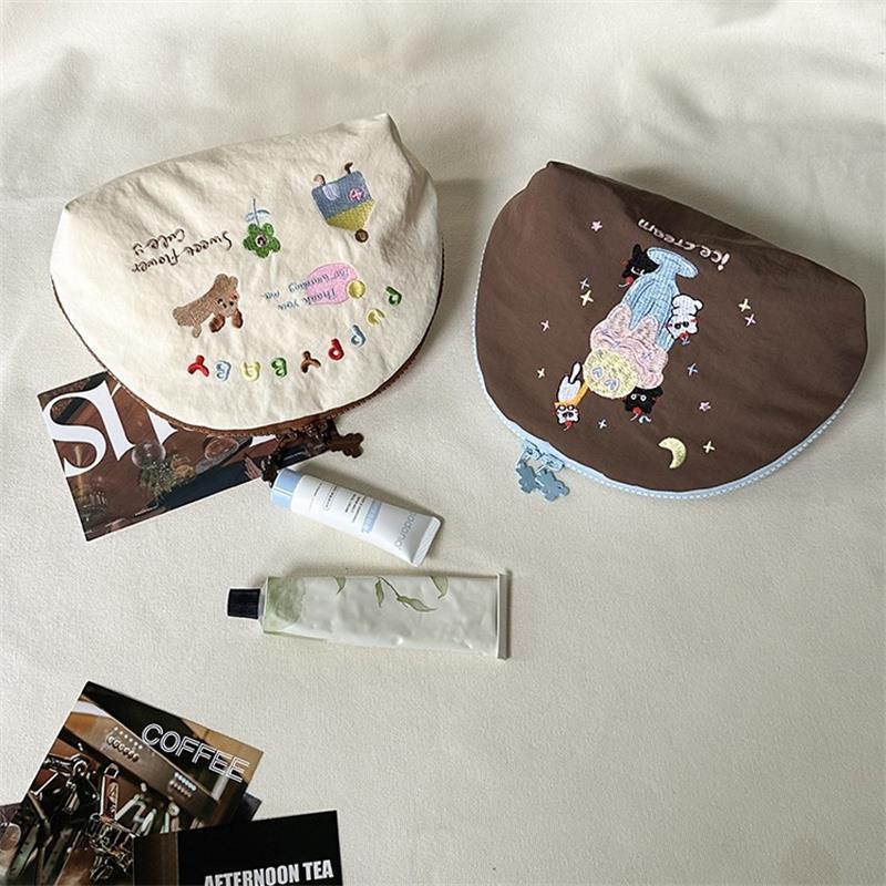 Cute Embroidered Printing Semicircle Coin Purse Cosmetic Bags Portable Travel Storage Bag Sundries Organizer Clutch Bags Gifts