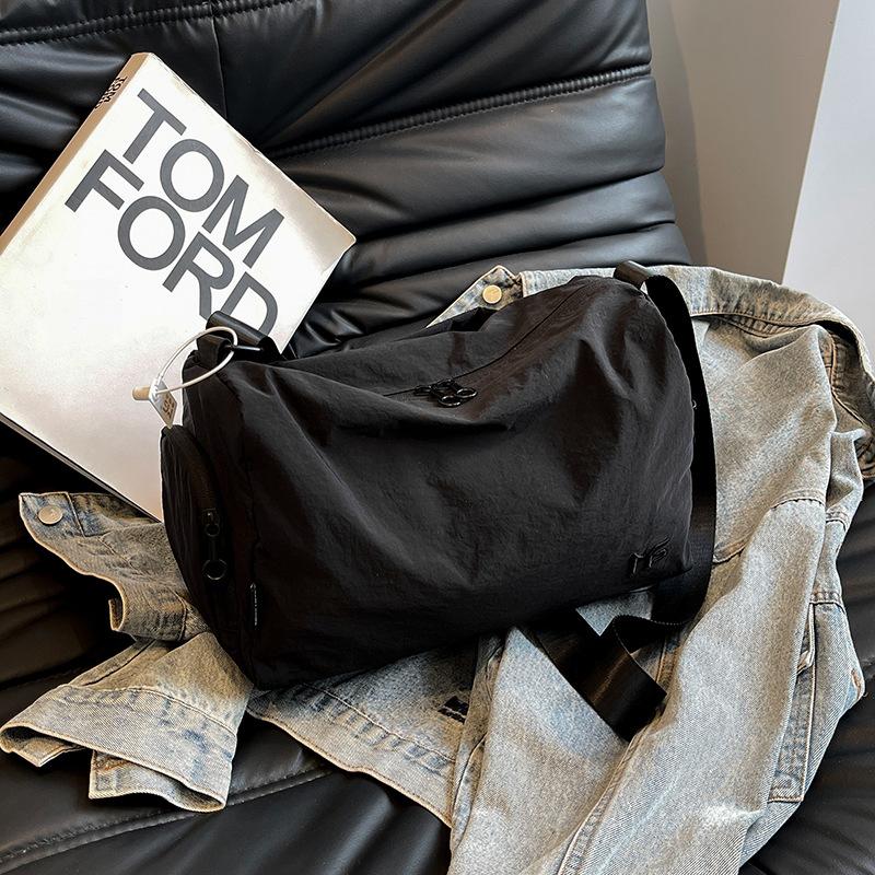 Niche Casual Lightweight Nylon Cloth Large-capacity Shoulder Bag Women's Fashion Solid Color Commuter Travel Versatile Messenger Bag