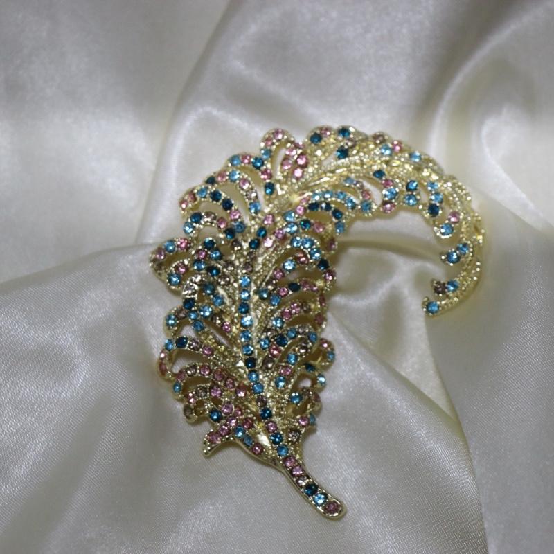 Women Men Exquisite Luxury Rhinestone Feather Pin Badges Shining Boutique Decoration For Man Woman