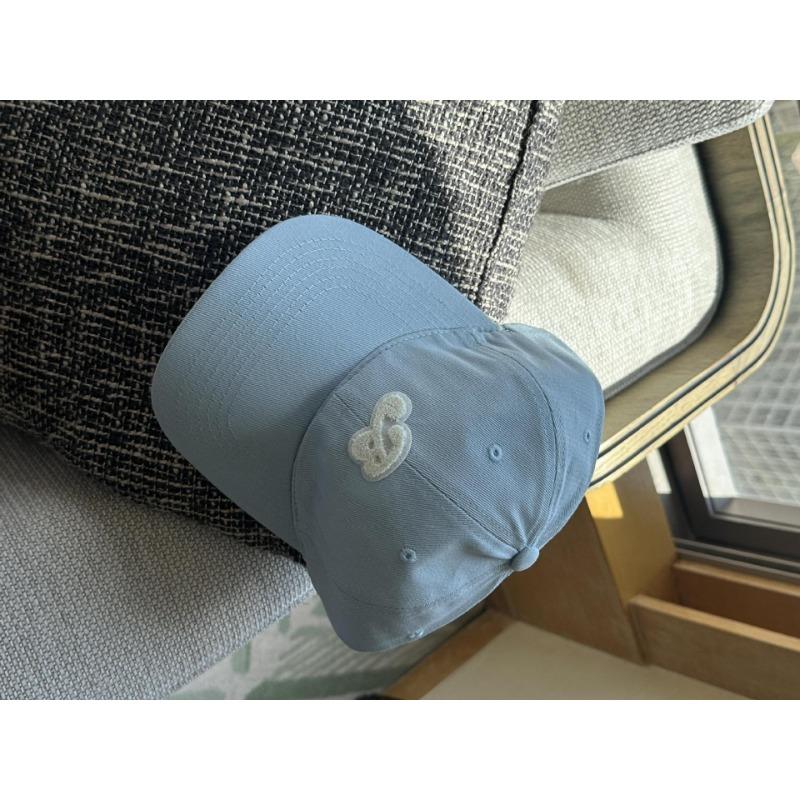 New Dopamine colored Fashion Letter Baseball Hat for Women with Versatile Face Small Curved Brim Baseball Hat for Students