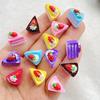 10 stuks Schattige Cartoon Geschilderde Aardbeientaart Platte Achterkant Hars Cabochon Voor Haarstrikken DIY Scrapbooking Telefoon Decoratie Sieraden Knutselen
