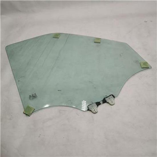 Compatible with Foton Right Front Door Glass Assembly W161000000032