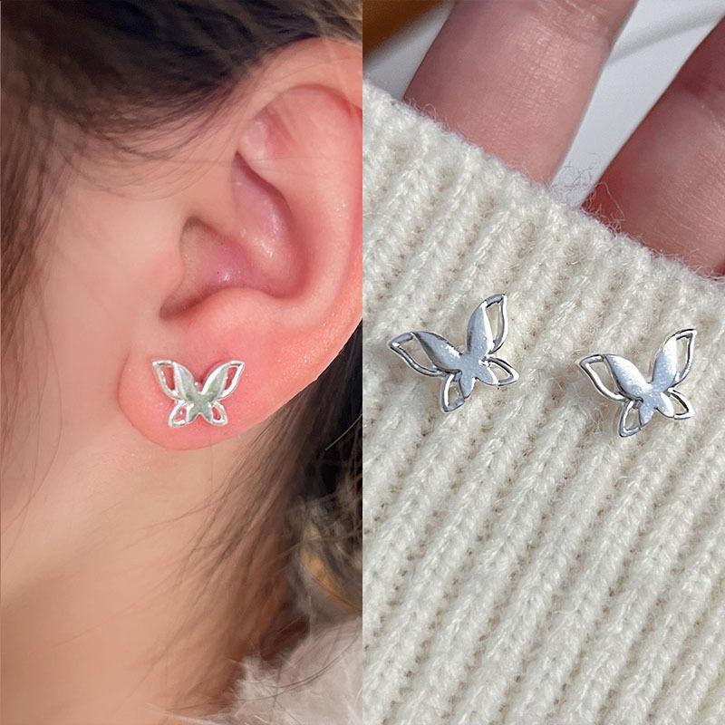 Orecchini a lobo farfalla in argento sterling S925 da donna design di nicchia ins senso del design orecchini senza fastidio orecchini per buco dell'orecchio semplici