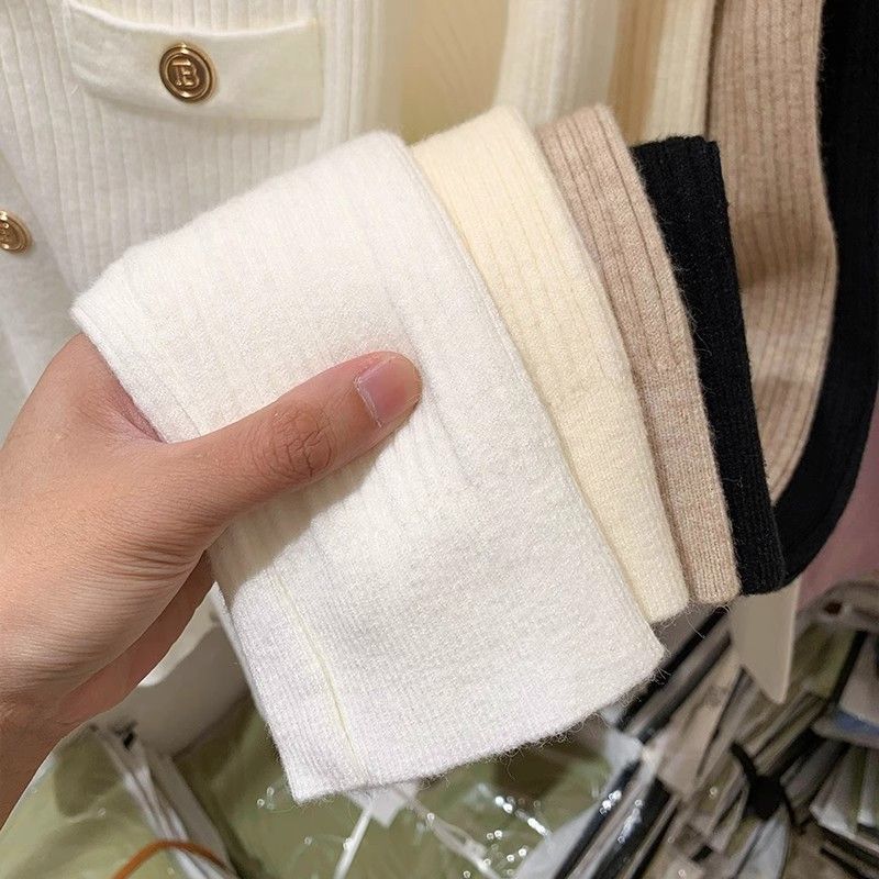 French Soild Elegant Knitted Cardigan Women Casual V-neck Base White Long Sleeved Sweater Tops Spring Autumn 2025