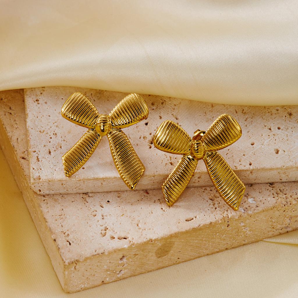 Vintage Textured Gold Color Bow Stud Earrings for Women Stainless Steel Ribbed Ribbon Statement Studs Everyday Office Jewelry