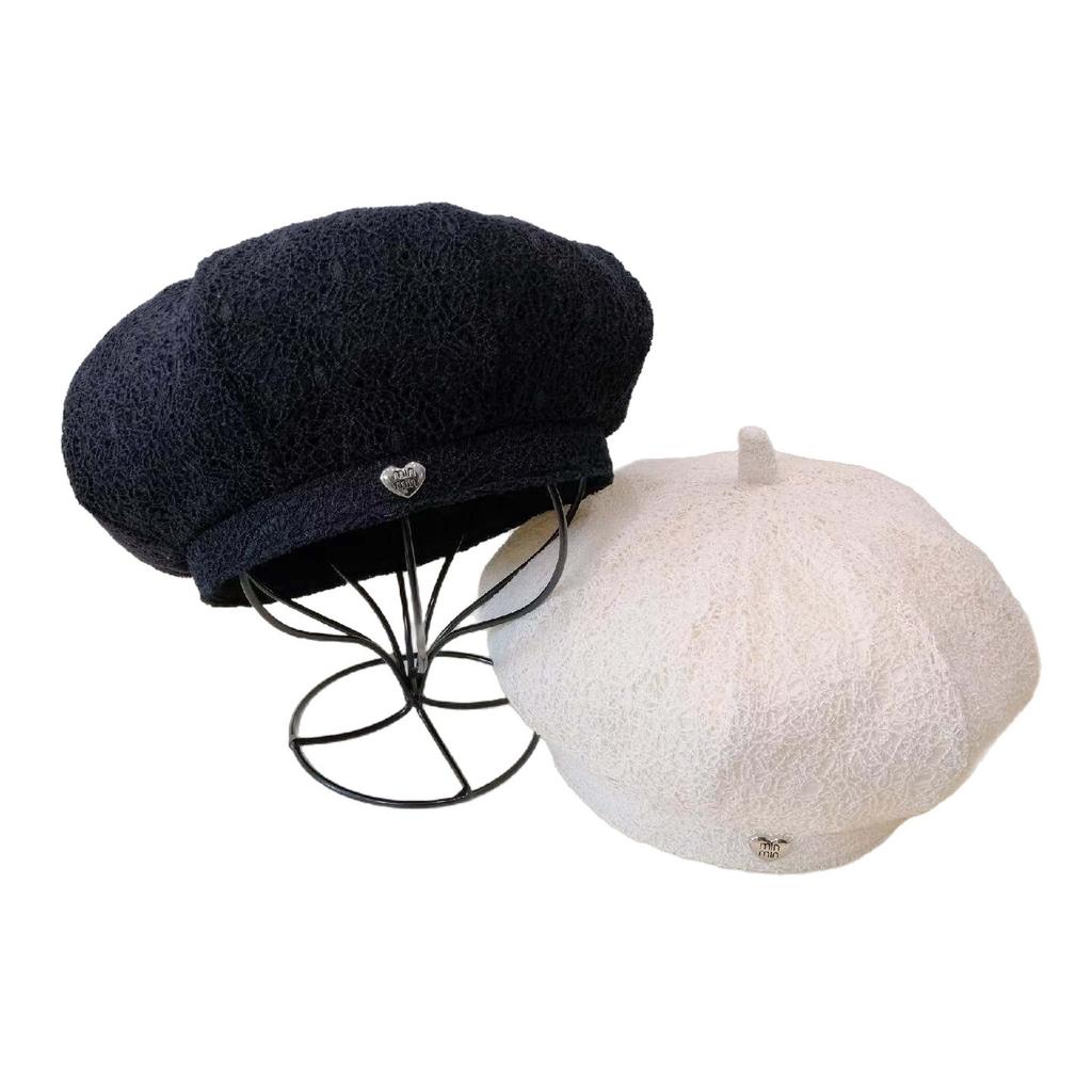 Autumn and winter beret children temperament fashion plush Internet celebrities show face small versatile hat painter hat small fragrant wind