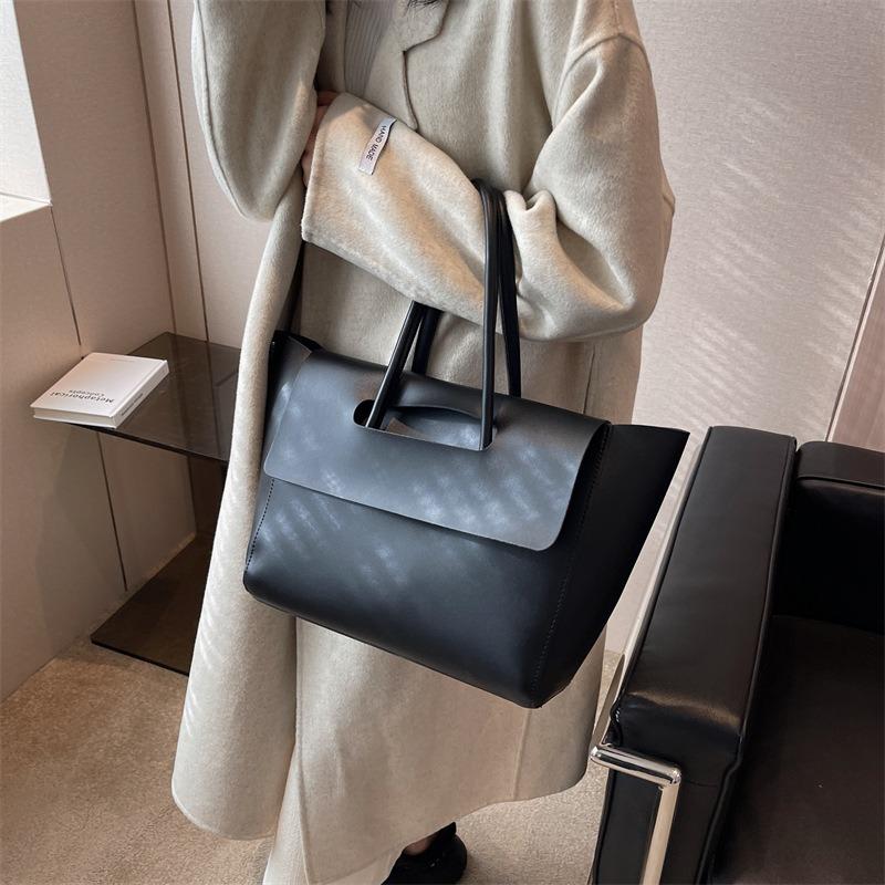 Borsa da donna grande di alta gamma 2026 nuova moda stile coreano borsa a mano di grande capacità borsa a tracolla retro da pendolare