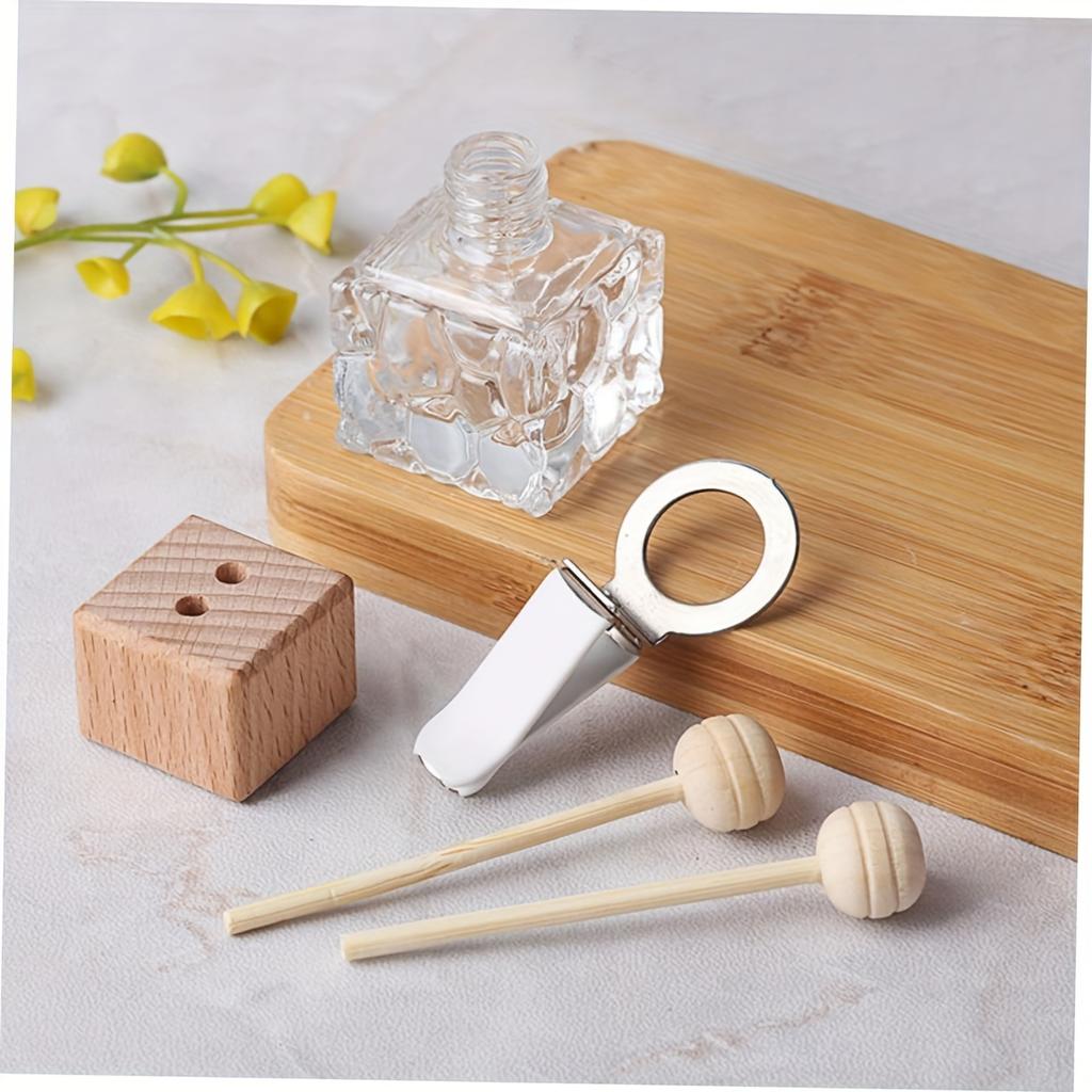 Car Air Outlet Fragrance Bottle Elegant Perfume Empty Bottle Set with Clip Air Vent Glass Diffuser Car Decor for Air Freshing