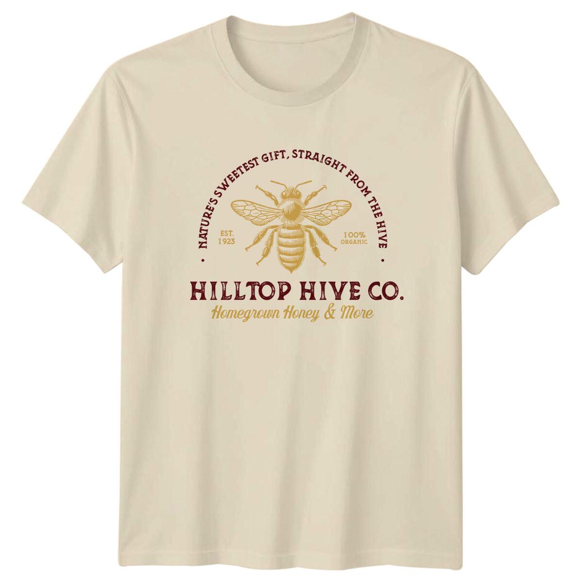 

Hilltop Hive Co. Футболка Найсолодший Дар Природи Бджола з Ферми XL