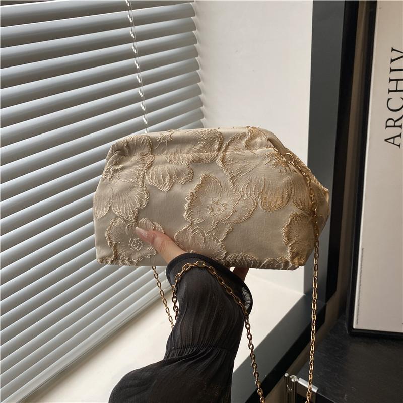 

2025 new embroidery printing mini lipstick cosmetic bag super fire portable storage bag short card bag change bag