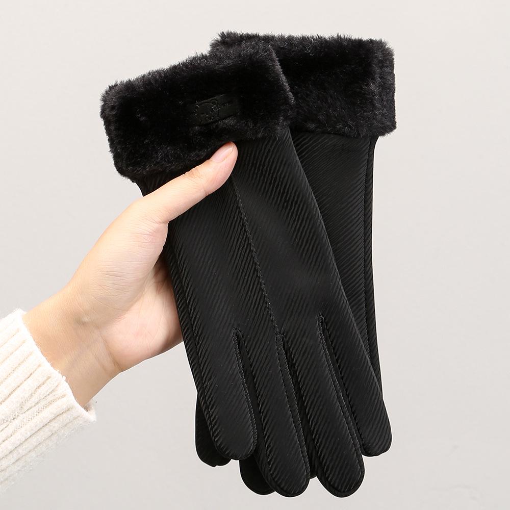 Women's Winter Fleece-Lined Windproof Non-Slip Cycling Gloves with Touchscreen Capability