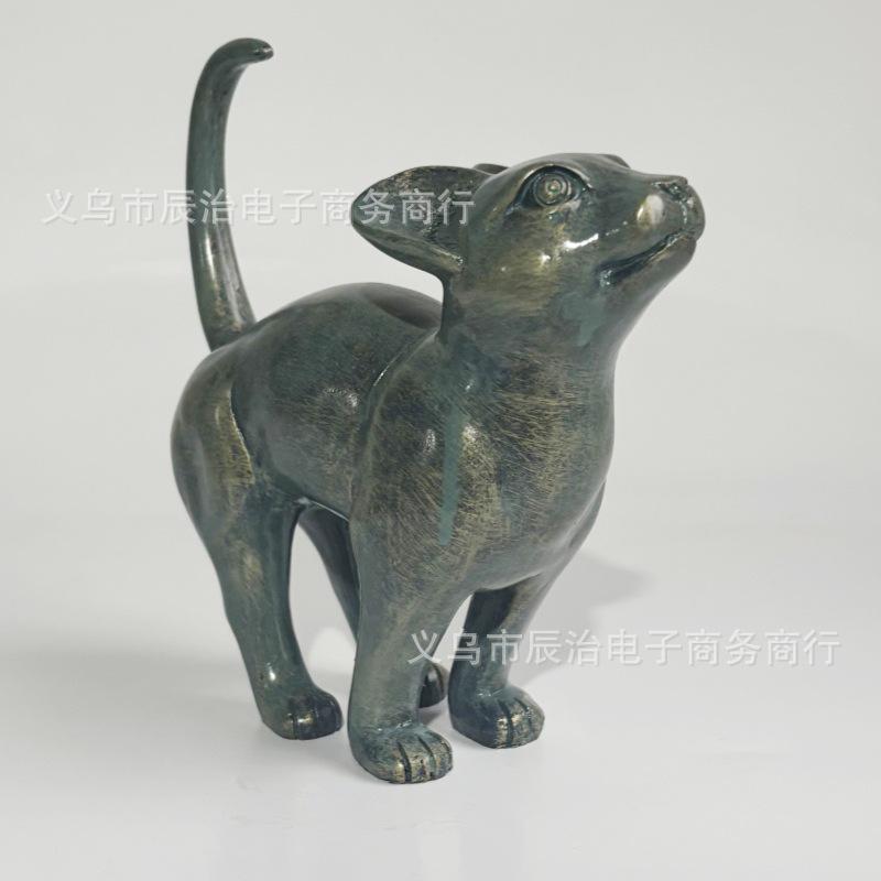 The new attractive bronze resin cat statue ornament is suitable for home tabletop, yard and garden decoration