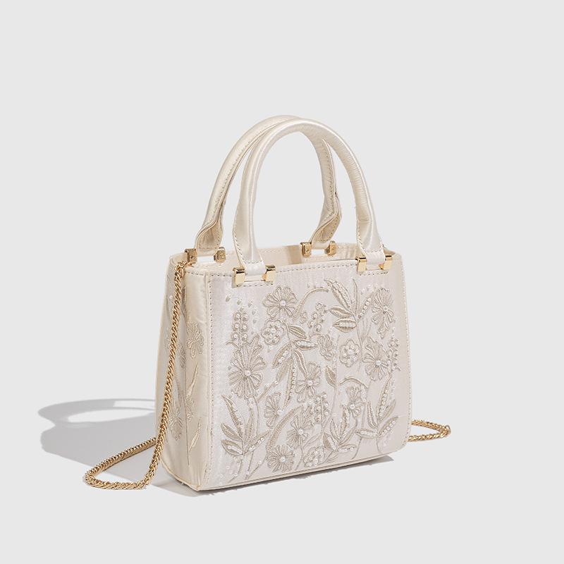 NEW Embroidered Shoulder Bag Elegant Handbag Retro Small Square Bag Wedding Party Luxury Designer Women Evening Clutch