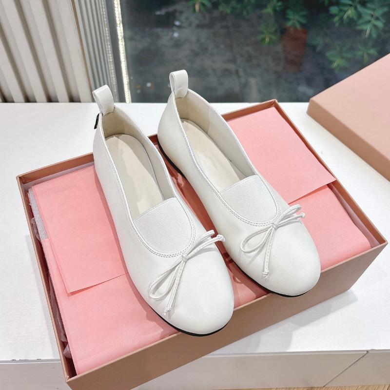 

Spring and summer fairy new fashionable elastic band bow round head ballet shoes soft leather flat bottom comfortable women s single shoes 35 белый