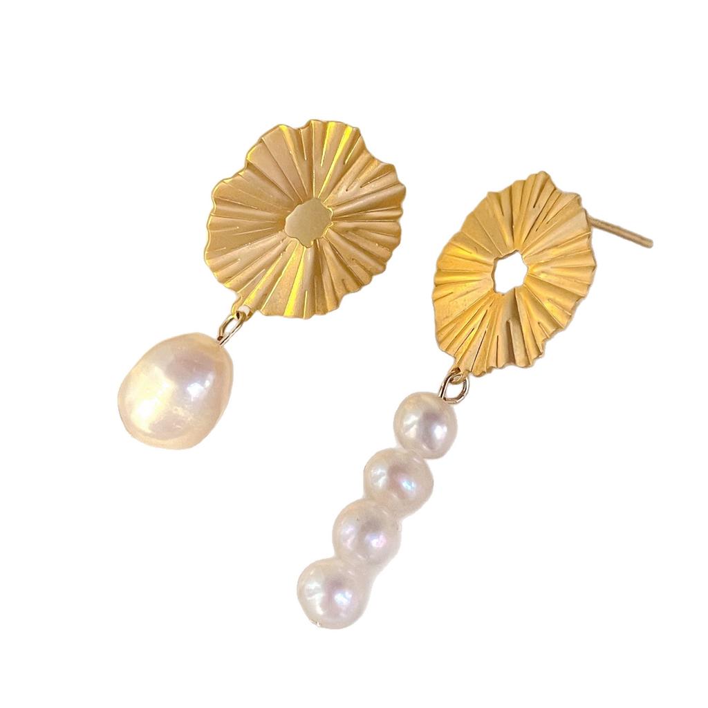 Natural Baroque special-shaped pearl simple earrings stud earrings French silver needle retro asymmetric pearl sun halo