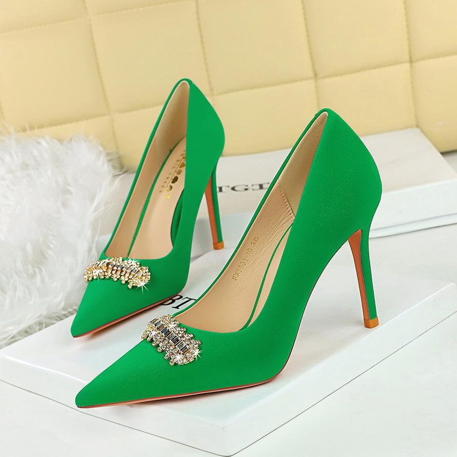 Fashion Women Fetish 9.5cm High Heels Simple Fashion Pumps Sexy Wedding Bridal Stiletto Leather Heels Lady Scarpins Crystal Party Shoes