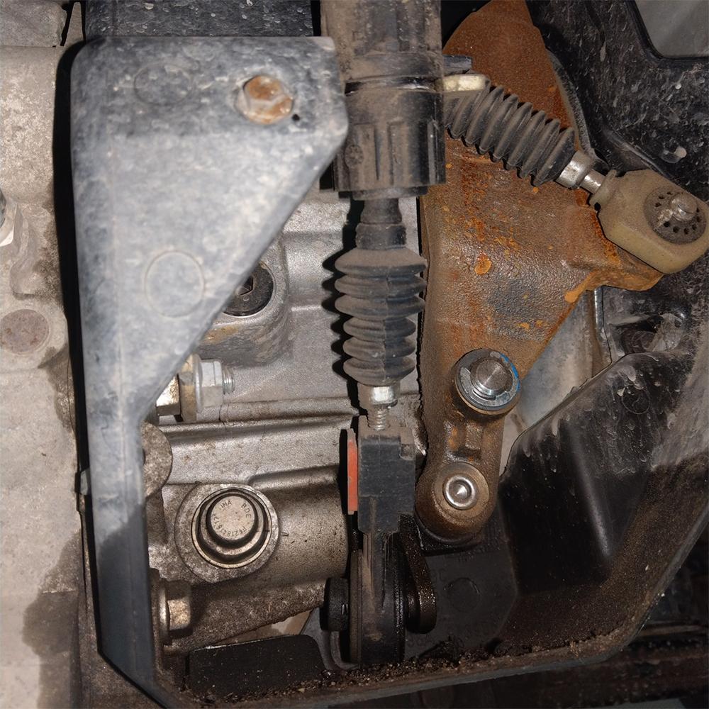 Tulejka linki zmiany biegów manualnej do Forda Focus Fiesta Fusion C-Max 2007 2005 2003 2002 Dźwignia zmiany biegów Element łączący Dźwignia końcowa Tuleja obrotowa Uszczelniacz olejowy Klips