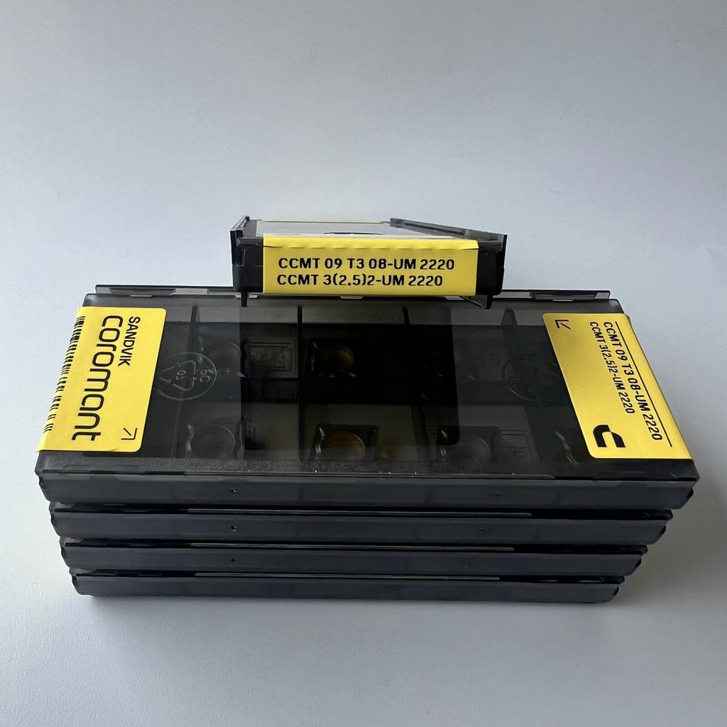 Sandvik / CCMT09T308-UM 2220 / Industrial Indexable Carbide Inserts 10 Pcs
