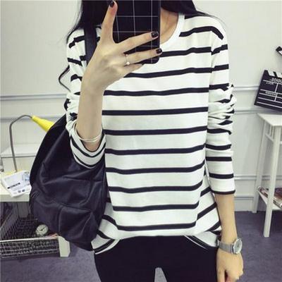 Tričko s dlhým rukávom v kórejskom štýle s čiernobielymi pruhmi voľného strihu pre študentky