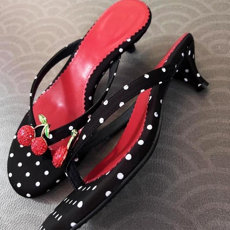 New Polka Dot Pinch Sandals Women's Non-slip Soft Bottom Cherry Flip-flops Versatile Casual