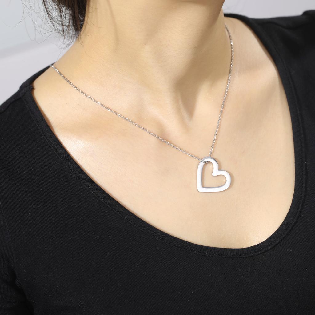 Ciondolo Cuore d'Amore Vuoto Collana in Acciaio Inossidabile Tre Modelli Gioielleria Minimalista Per San Valentino