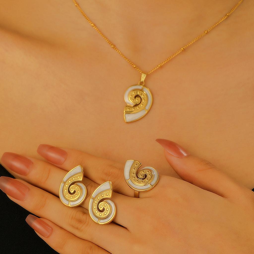 High-quality 2026 Jewelry, Ocean Wind, Starfish, Conch, Turtle Pendant Set, Women's Accessories, Light Luxury and High-end Jewelry.